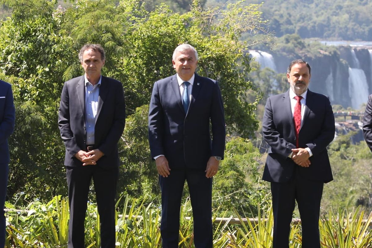 Morales participa del 8° encuentro de gobernadores en Iguazú