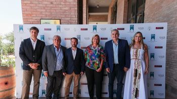 morales visito la bodega belasco de baquedano en mendoza
