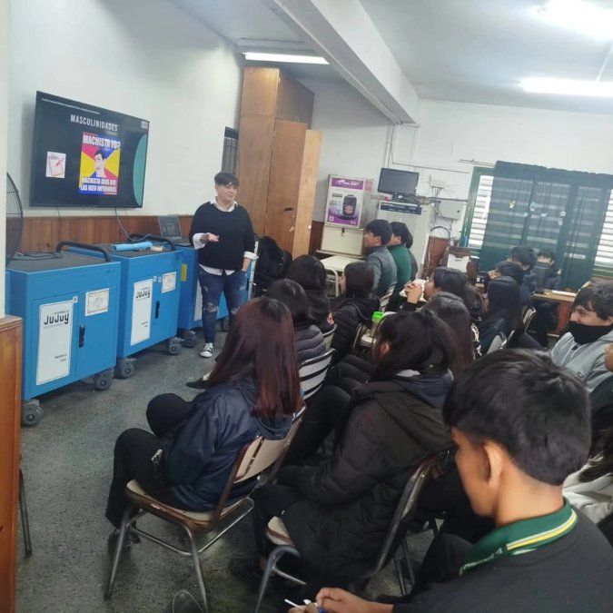 Taller de prevención de la violencia de género en la Escuela de Comercio N° 1