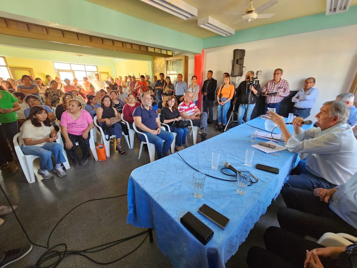 Agenda abierta: El Gobernador se reunió con centros vecinales de barrio San Martín y zonas aledañas