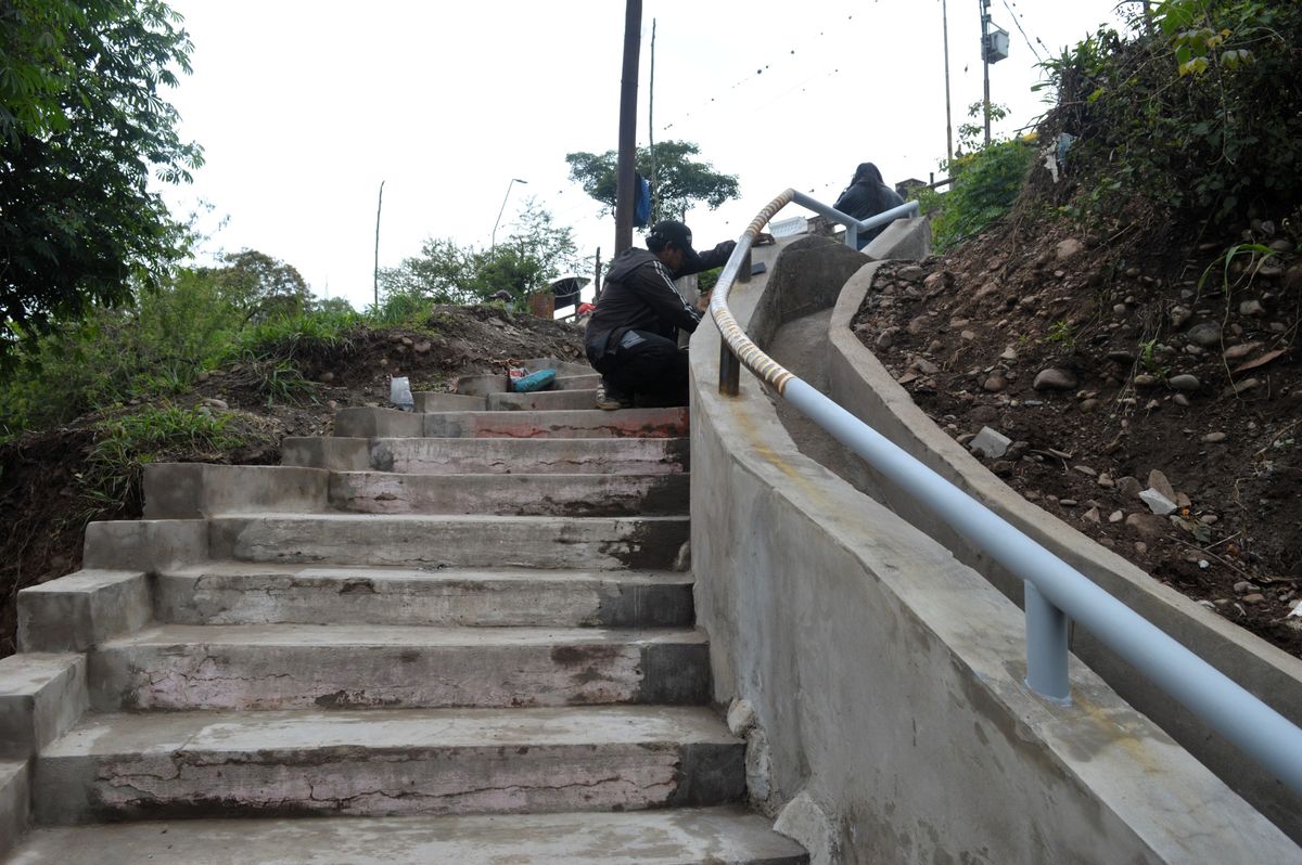 Obras en las escaleras de Fascio y El Vergel