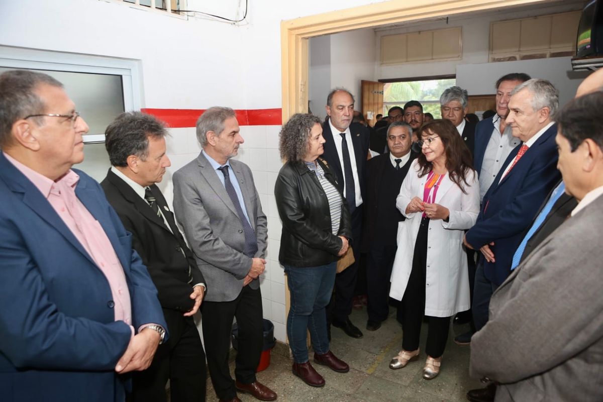 Morales, en visita al futuro hospital regional, anunció que Libertador será sede central de la carrera de medicina