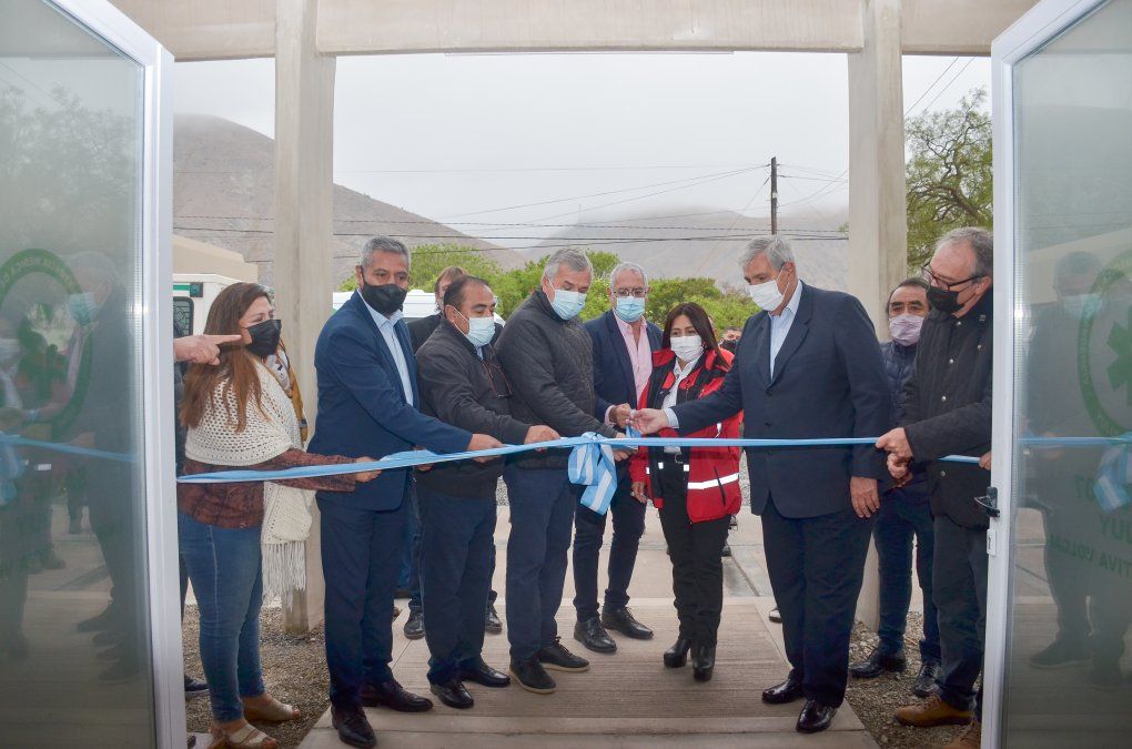 Morales y Bouhid inauguraron base del SAME en Volcán