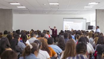 Ruth Harf inspiró a 180 docentes en un seminario sobre liderazgo y diversidad educativa
