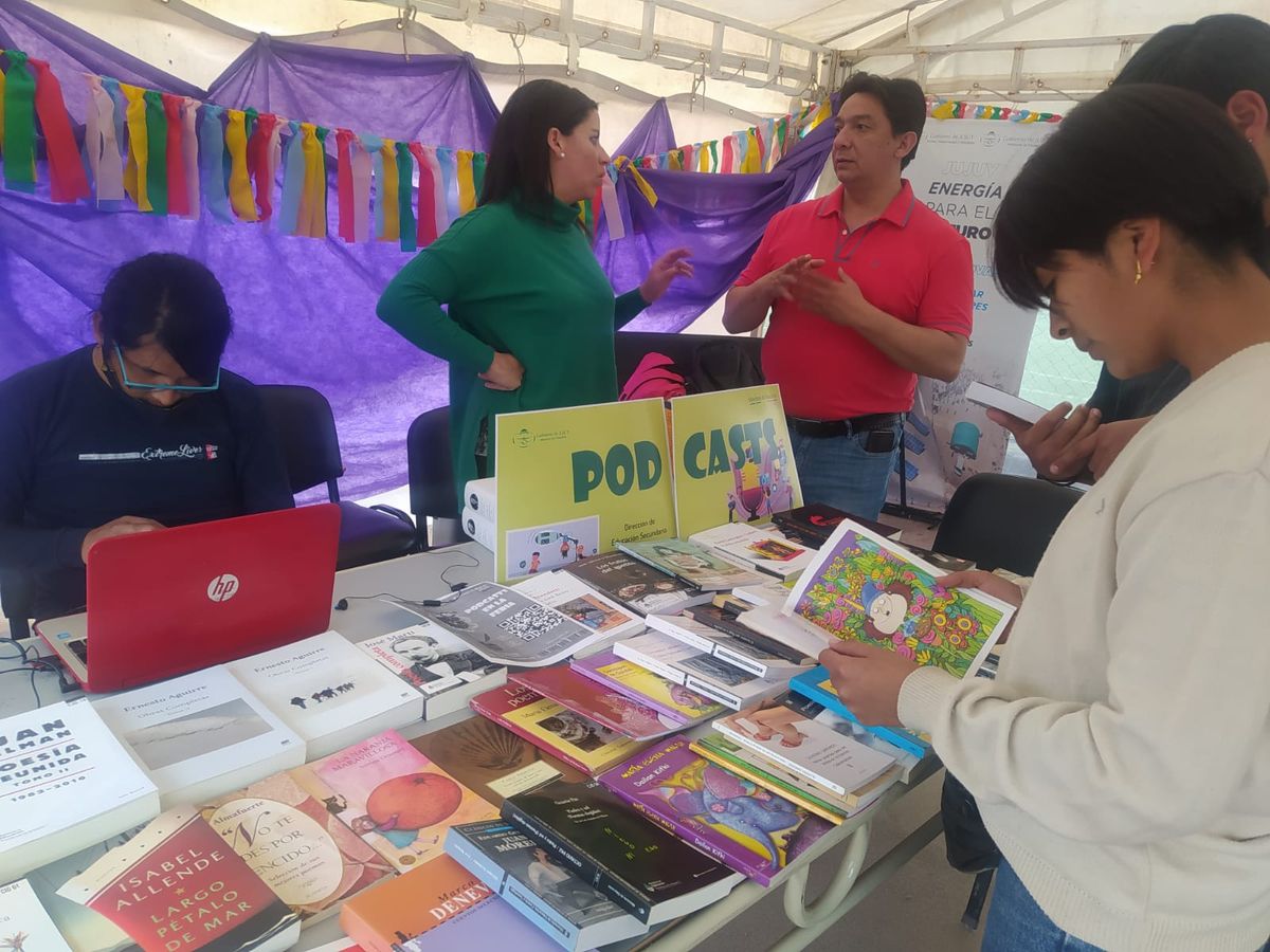 Lectores activos y entretenidos en la quinta jornada de la Feria del Libro Jujuy 2022