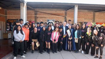 El Gobernador visitó la Escuela 34
