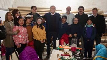 el gobernador entrego subsidios para la asociacion todos juntos
