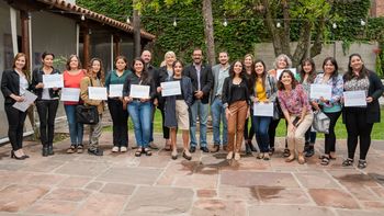 Autoriedades de Cultura y Salud Mental, junto a los primeros promotores y los docentes del curso .- 