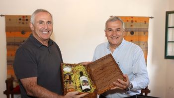 el gobernador gerardo morales recibio al embajador marc stanley en el inicio del carnaval