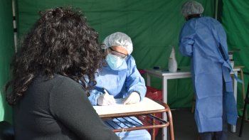 centros de testeo de toda la provincia asisten a personas sintomaticas