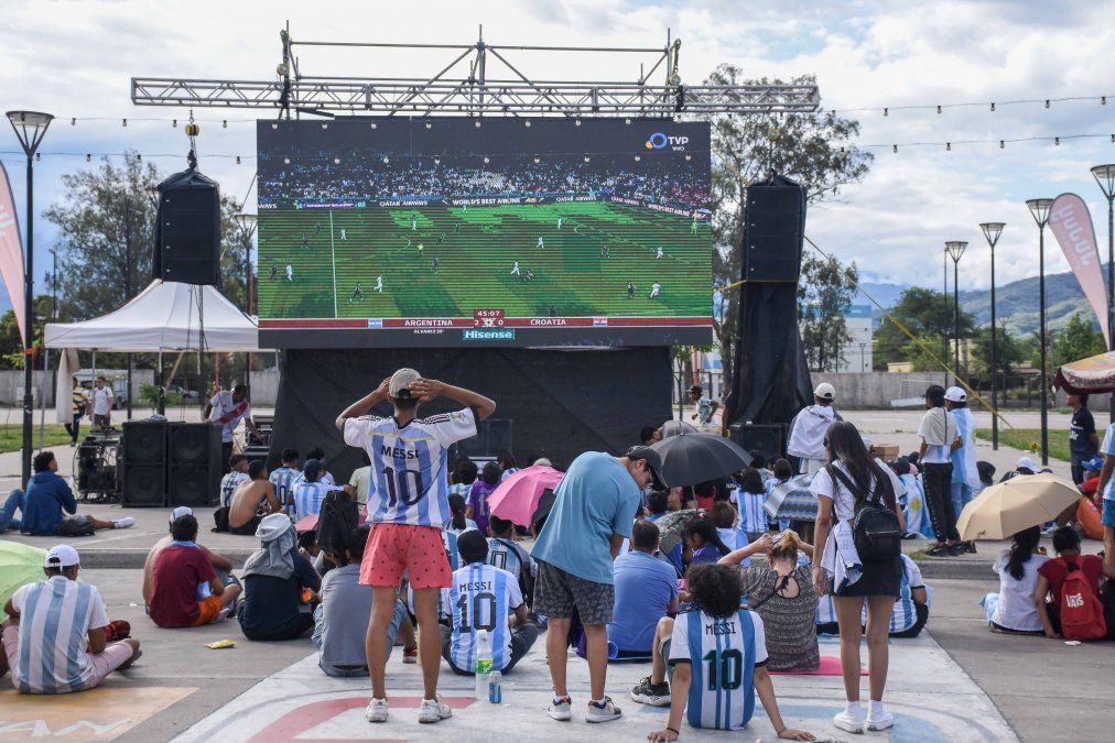 Jujeños vivieron el triunfo argentino en la pantalla gigante de Ciudad Cultural