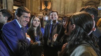 El gobernador Carlos Sadir compartió un encuentro con jóvenes en el Senado de la Nación