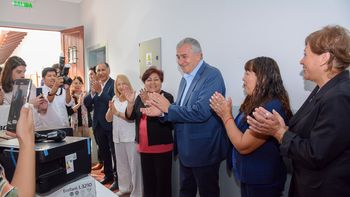 junta de calificacion: gerardo morales entrego computadoras y visito el hogar escuela