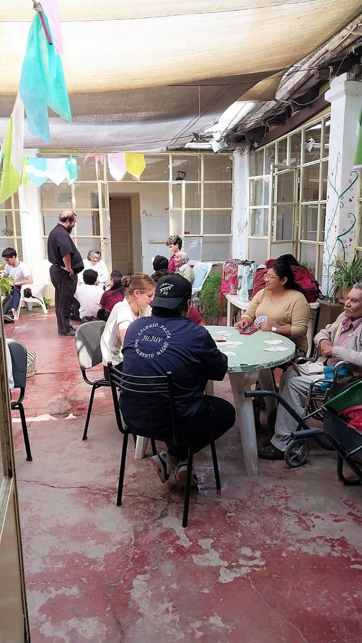 Encuentro Intergeneracional en la Residencia de Adultos Mayores “Guillermón