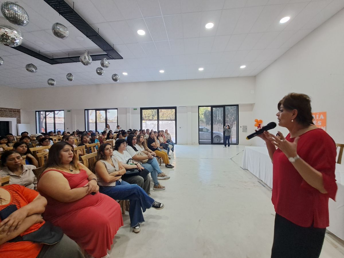 Mujeres rurales dialogaron sobre los desafíos del cambio climático Mujeres rurales dialogaron sobre los desafíos del cambio climático