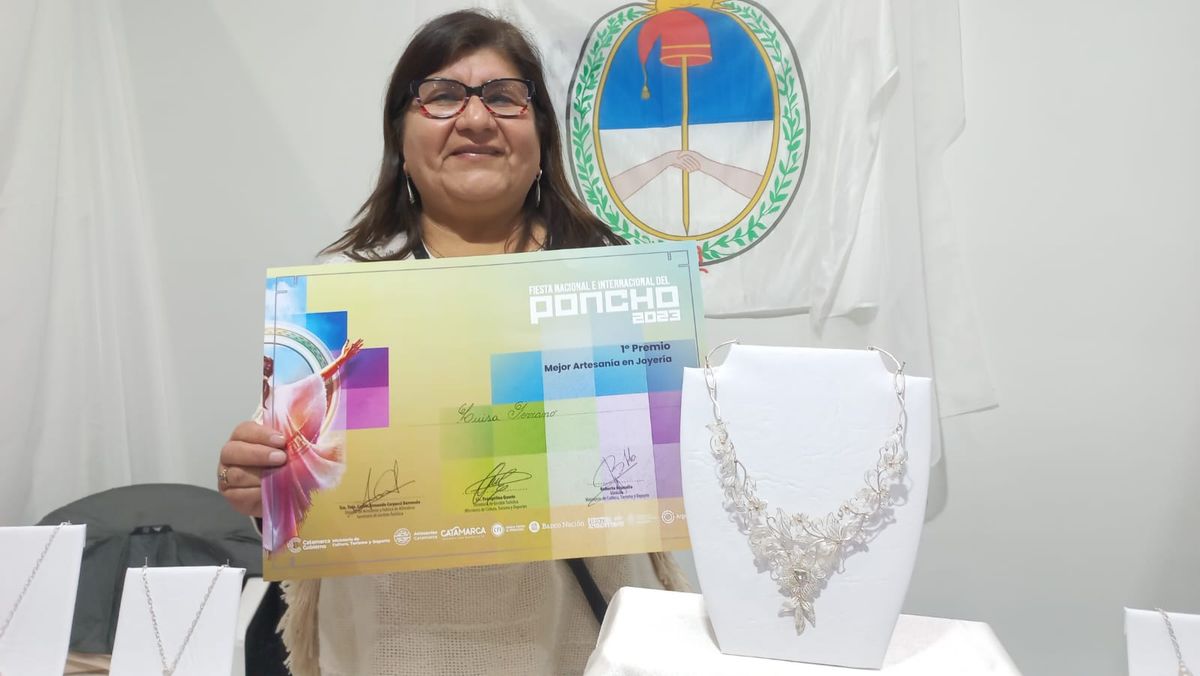 Artesana jujeña fue galardonada en la Fiesta Nacional del Poncho