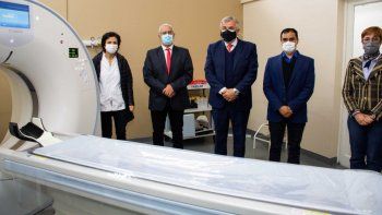 morales inauguro el equipo de tomografia para el hospital san roque