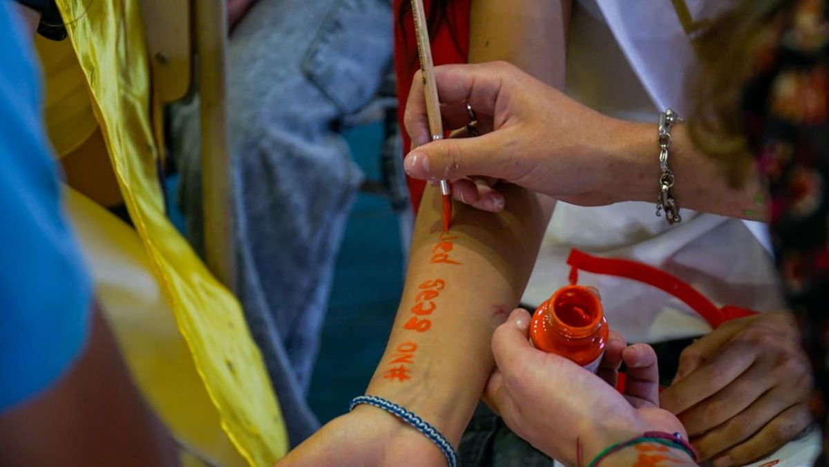 #NoSeasParteDelDaño presente  en el Sábado Estudiantil de Palpalá