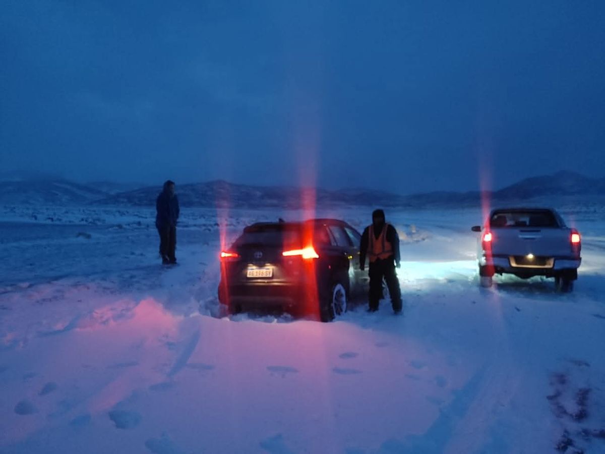 Policías rescatan a dos turistas alemanes en la Puna