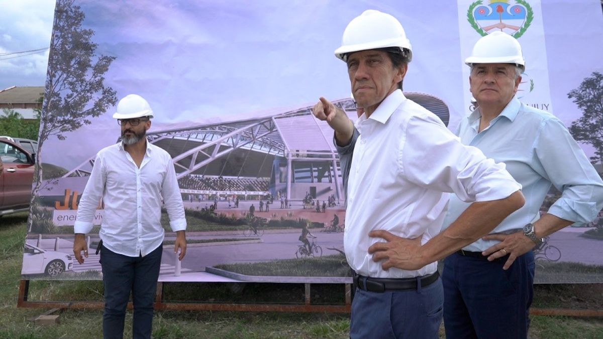 Morales y Sadir recorrieron las obras de Ciudad Deportiva que se construye en Alto Comedero