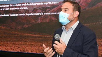 Valdecantos presentó la Tempora Turistica Invernal en Tucumán