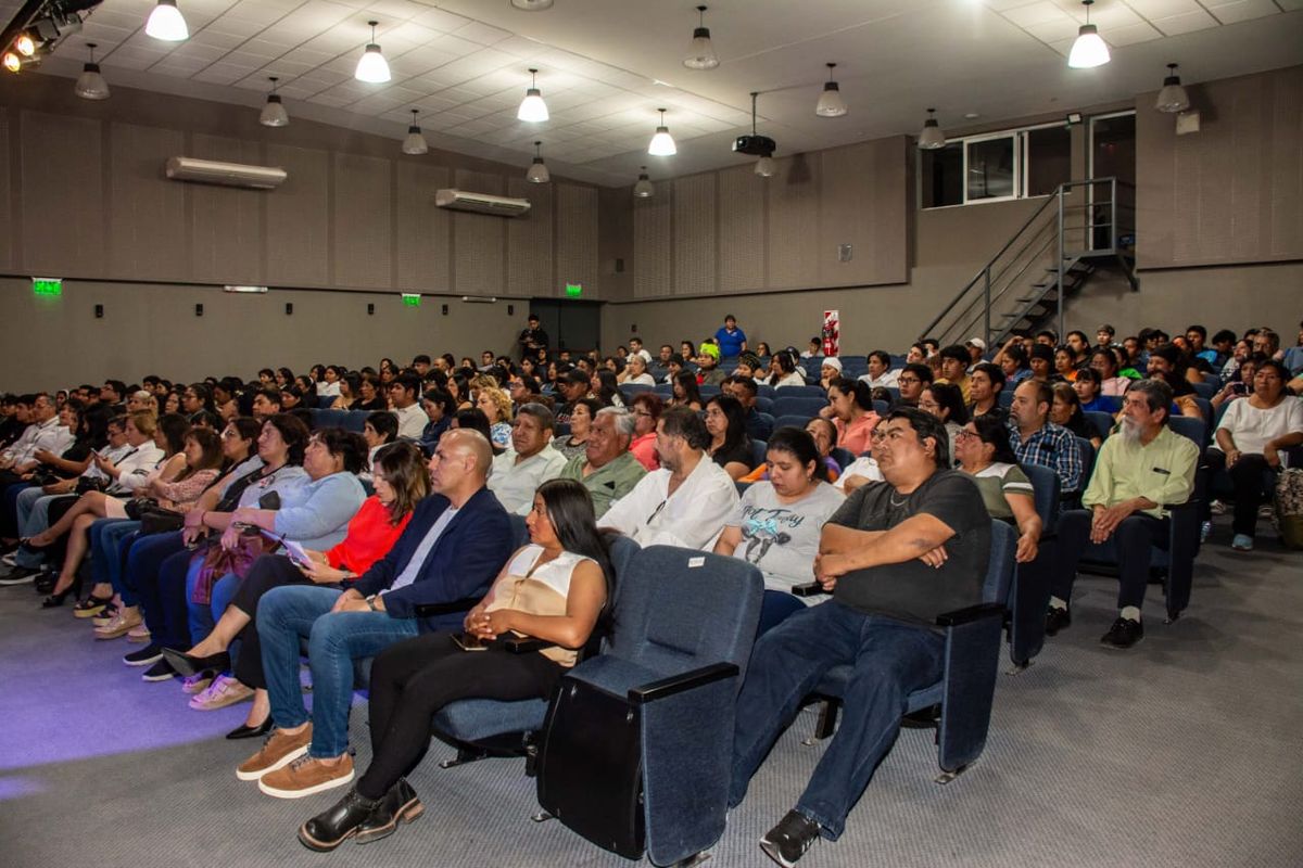 La Academia de Oficios entregó más de 200 certificados de Formación Laboral