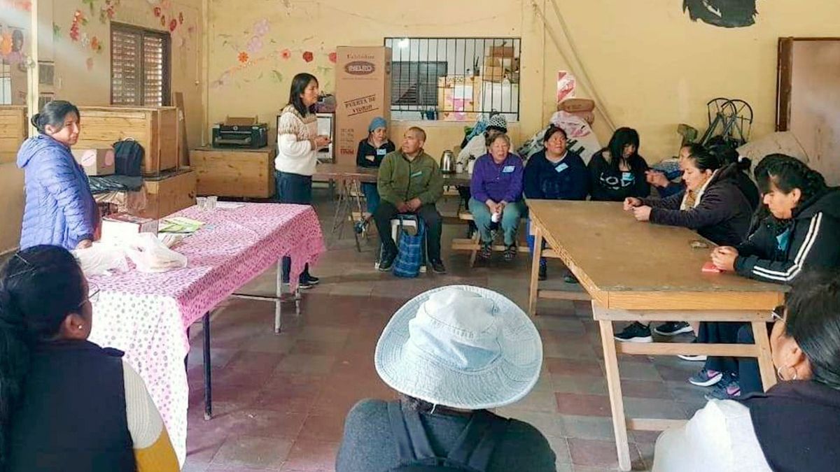 Capacitación en gestión y entornos saludables en comedor comunitario de Perico Capacitación en gestión y entornos saludables en comedor comunitario de Perico