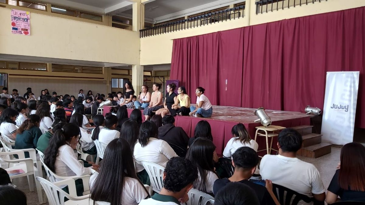 Comenzó el ciclo La Escuela se abre al teatro