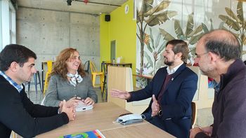 Comitiva de la Diprose visita y reconoce labor del Centro Forestal de Arrayanal 