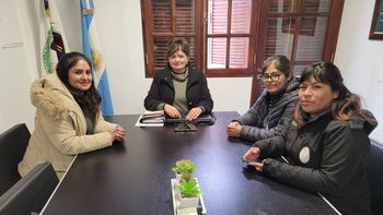 La Ministra de Ambiente y Cambio Climático de Jujuy, María Inés Zigarán, se reunió con la comisionada municipal de Uquía, Gabriela Flores