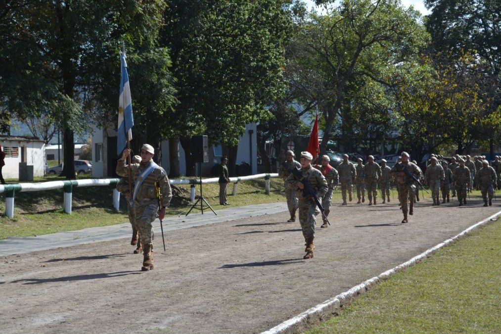 Desfile militar de la formación. 