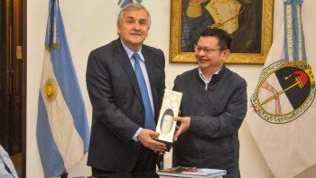 morales recibio al presidente de la empresa powerchina
