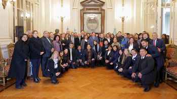 se conmemoro el dia nacional del ceremonial en  casa de gobierno