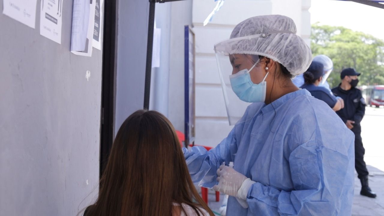 los centros de testeo se ajustarán de manera estricta al criterio para hisopado.