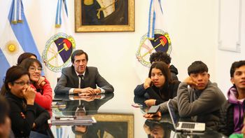 Sadir felicitó a bailarines jujeños destacados en competencia internacional