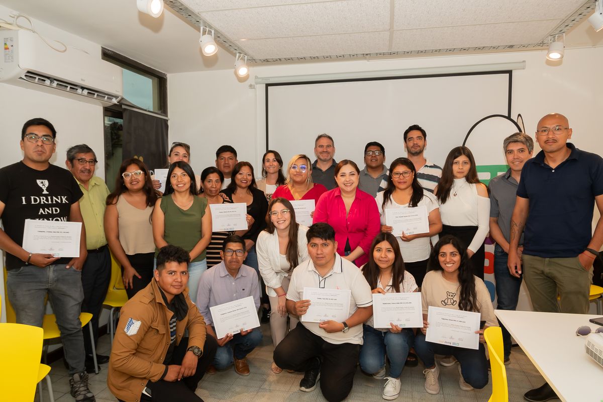 Finalizó el curso de manejo de redes sociales y gestión de contenidos