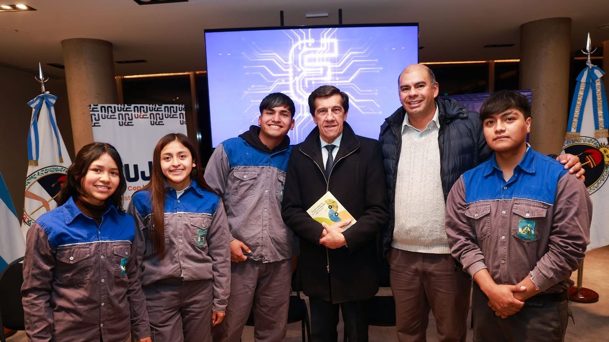 Sadir puso en valor la articulación entre educación, producción y trabajo en la Feria del Libro
