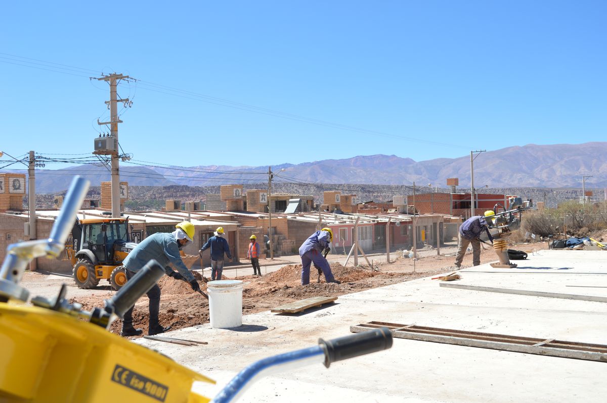 Obras preparatorias para las de la nueva terminal de ómnibus en Humahuaca.