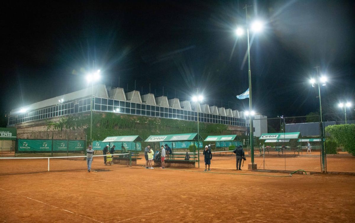 Por el cuidado de la energía, Jujuy suma otro Club Eficiente: el Lawn Tenis Club, con importantes mejoras Por el cuidado de la energía, Jujuy suma otro Club Eficiente: el Lawn Tenis Club, con importantes mejoras