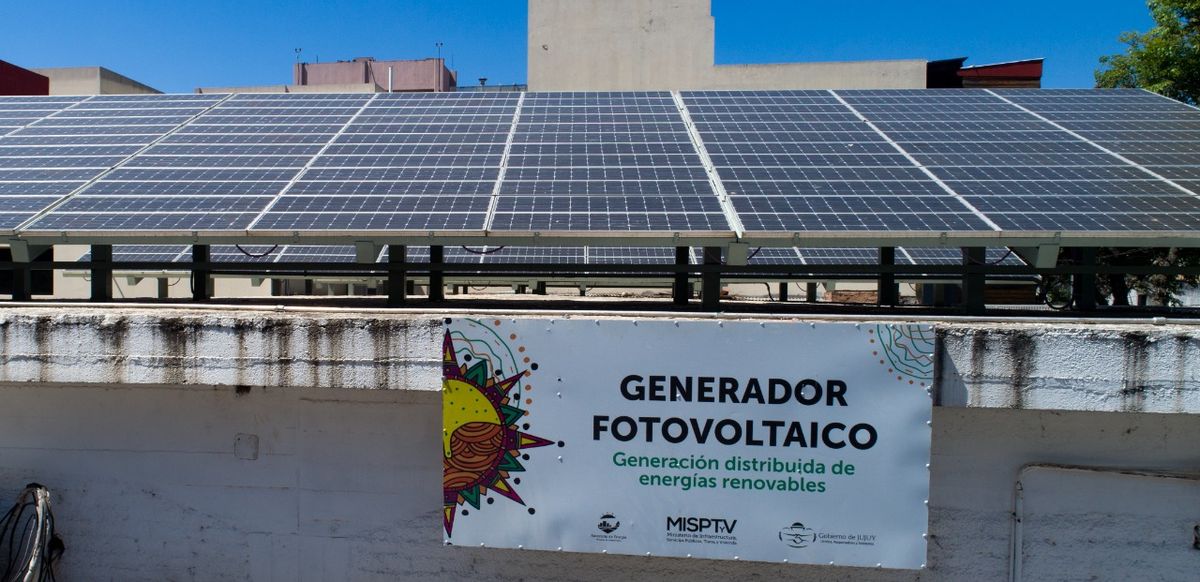 La generación distribuida de energías renovables en Jujuy tiene ya materialización en espacios del Estado en el edificio del MISPTyV y en los edificios educativos de la EET 1 y EET 2.