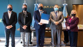 el gobernador recibio a diplomaticos de paraguay