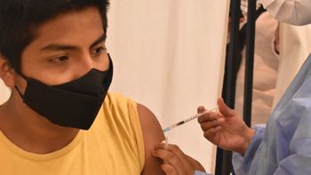 la tercera dosis se aplica a toda persona desde los 12 anos en adelante
