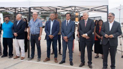 Morales presentó el prototipo de bus eléctrico con baterías de litio