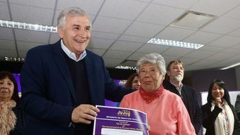 gerardo morales entrego subsidios a mas de 50 centros de jubilados gerardo morales entrego subsidios a mas de 50 centros de jubilados