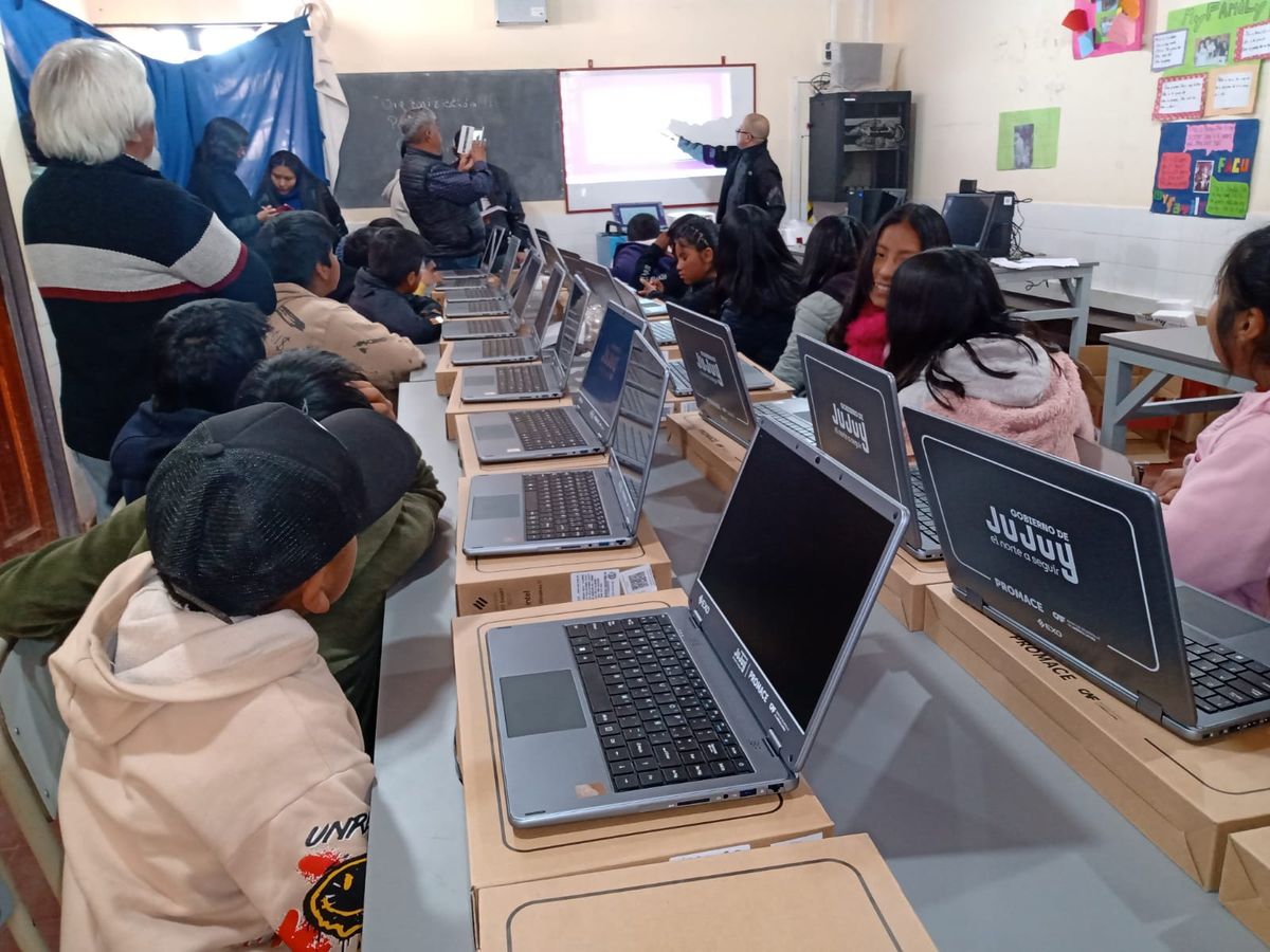 Equipamiento Tecnológico para instituciones educativas de Susques