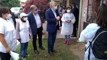 El Gobernador Gerardo Morales, junto al Intendente Raúl Jorge, encabezó el operativo sanitario en el sector B5 de Alto Comedero El Gobernador Gerardo Morales, junto al Intendente Raúl Jorge, encabezó el operativo sanitario en el sector B5 de Alto Comedero