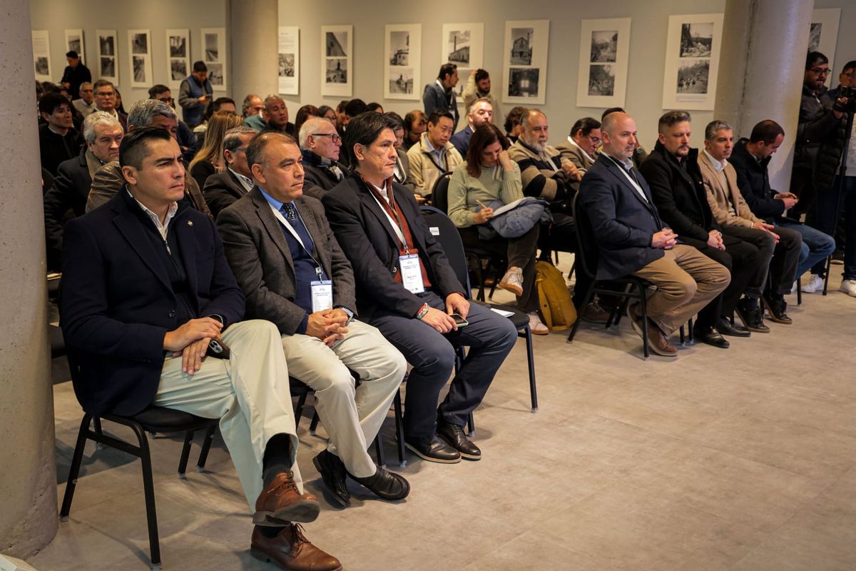 Sadir firma una carta de intención con SegemAr para potenciar la minería en Jujuy