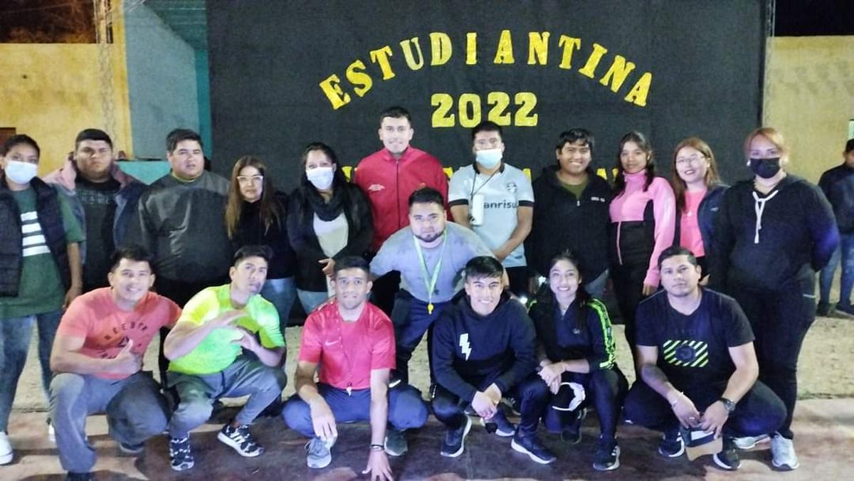 Jóvenes del ramal dieron inicio a la Estudiantina 2022