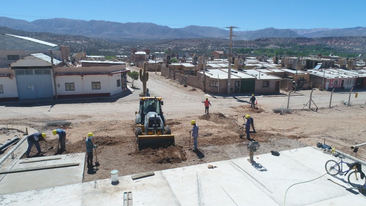 Obras preparatorias para las de la nueva terminal de ómnibus en Humahuaca.