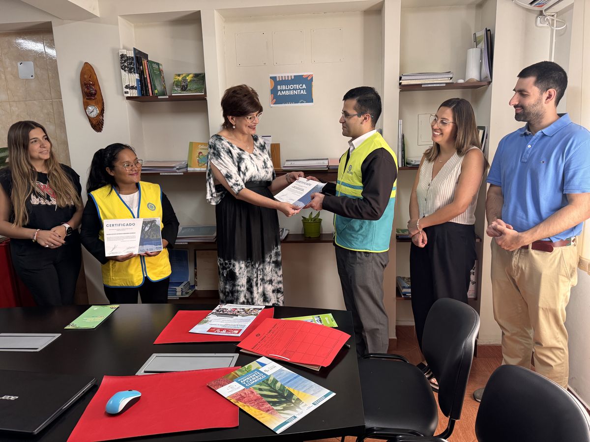 Reconocimiento Ambiental a la Iglesia de Dios y ASEZ WAO